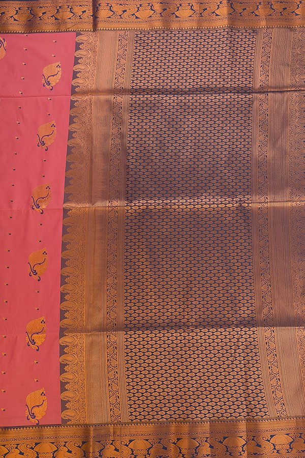 semi soft silk saree pallu