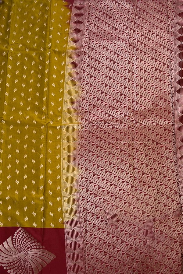 soft silk saree pallu