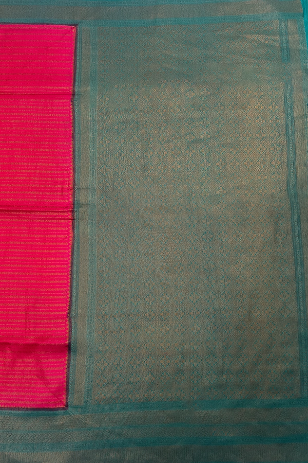 semi banarasi saree pallu