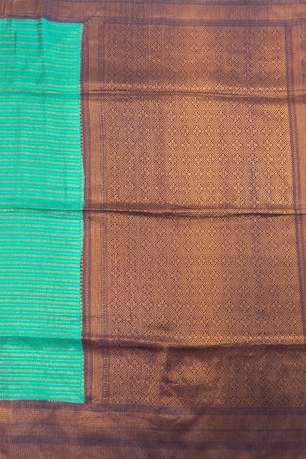 semi banarasi saree pallu